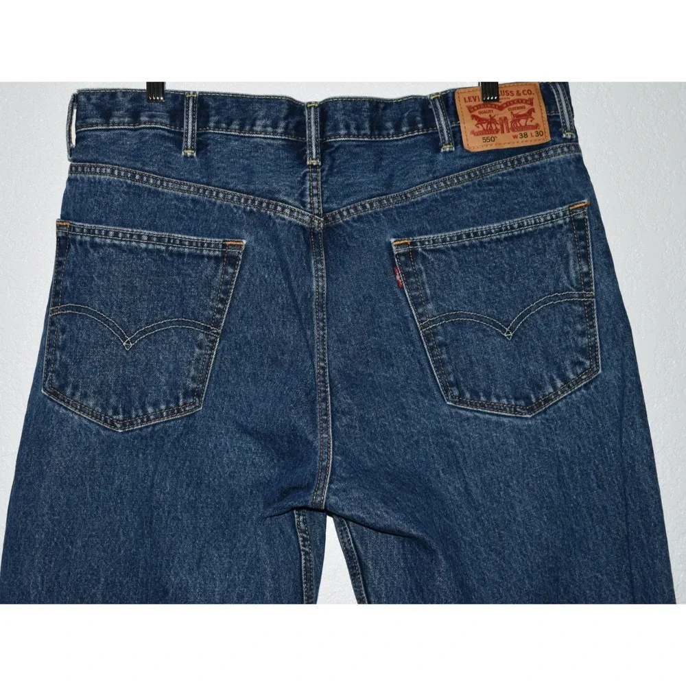Levis 550 Mens 38x30 Relaxed Fit Blue Jeans 100% Cotton Medium Wash‎ 5-Pocket